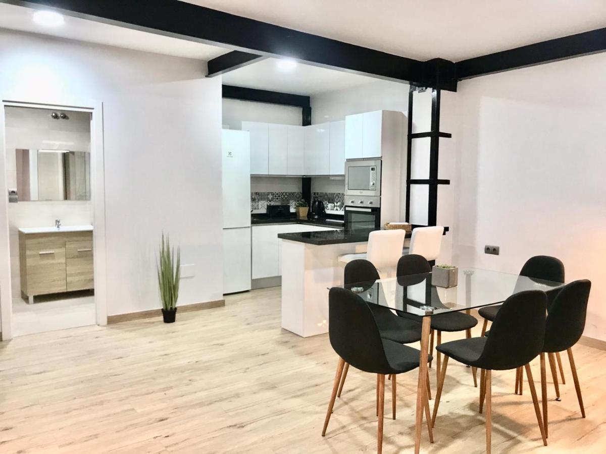 Modern & Spacious Apartment In Plaza De La Merced Málaga Exterior foto